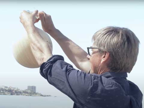 Video thumbnail of How Scientists Measure Carbon Dioxide in the Air
